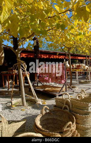 Shop Verkauf Körbe und Souvenirs, in der Nähe von Guadalest, Vall de Guadalest, Comunidad Valenciana, Provinz Alicante, Spanien Stockfoto