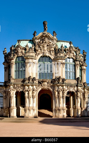 Mauer oder französischer Pavillon eine der Hauptattraktionen am Zwinger in Dresden Stockfoto