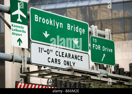 Verkehrsschilder in Manhattan, New York. Stockfoto