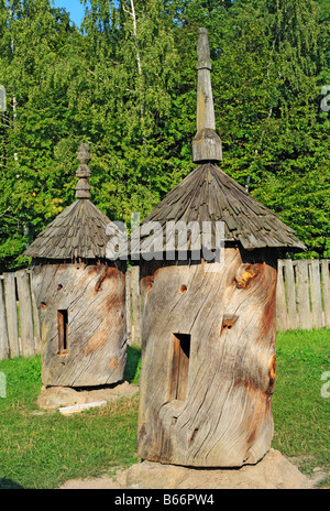 Ukrainischen traditionellen hölzernen Bienenstock, Pirogowo (Pyrohiv), Open-Air-Museum der nationalen Architektur, in der Nähe von Kiew, Ukraine Stockfoto