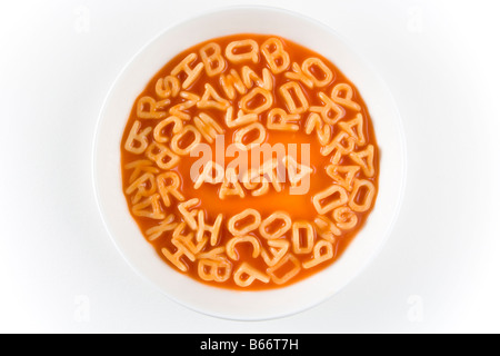 Pasta aus rechtschreibungwörter Pasta in weiße Schüssel Stockfoto