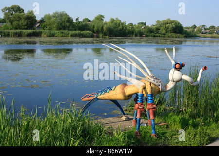 Moderne Skulptur am Ufer des Flusses Slutch, Starokostiantyniv, Oblast Chmelnyzkyj (Provinz), Ukraine Stockfoto