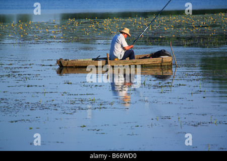 Fischer am Fluss Slutch, Starokostiantyniv, Oblast Chmelnyzkyj (Provinz), Podolien (Podilia Podillya), Ukraine Stockfoto