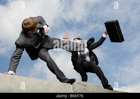 Geschäftsleute, die kämpfen Stockfoto