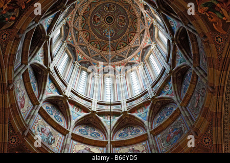 Kuppel der Kirche in der ehemaligen Residenz des Metropoliten der Bukowina, Czernowitz Chernivtsi Oblast (Provinz), Ukraine Stockfoto