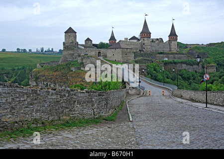 Mauern und Türme der mittelalterlichen Festung Kamianets Podilskyi (Kamenets, Kamieniec), Podolien, Oblast Chmelnyzkyj (Region), Ukraine Stockfoto