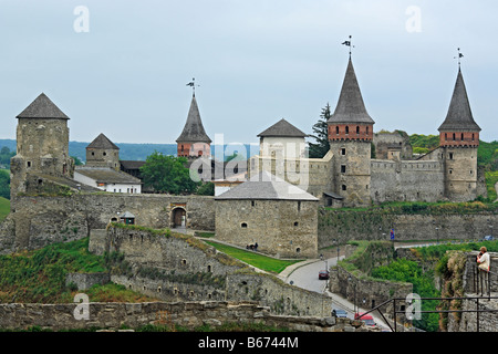 Mauern und Türme der mittelalterlichen Festung Kamianets Podilskyi (Kamenets, Kamieniec), Podolien, Oblast Chmelnyzkyj (Region), Ukraine Stockfoto