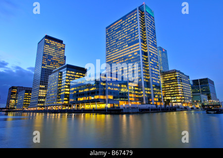 Nachtansicht Canary Wharf Estate, London, Vereinigtes Königreich Stockfoto