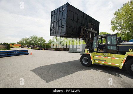 Gabelstapler mit Cargo-container Stockfoto