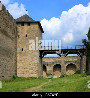 Mauern und Türme der Chotiner Festung (1325-1460), mittelalterliche Burg, Podolien, Chernivtsi Oblast (Provinz), Ukraine Stockfoto