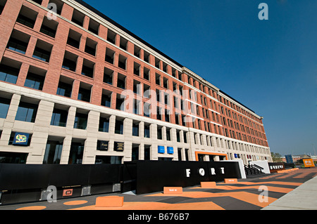 Fort Dunlop kommerzielle und sanierten Commerce Center in Birmingham uk direkt an der Autobahn m6 Stockfoto