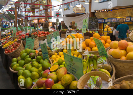 Obst Stall Granville "Public Market" 'Granville Island' Vancouver Britisch-Kolumbien Kanada Stockfoto