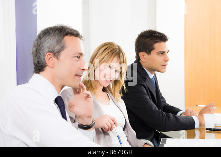 Porträt des Business-Frau unter Kollegen treffen Stockfoto