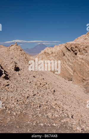 Licancabur aus dem Tal De Luna (Tal des Mondes), Chile Stockfoto