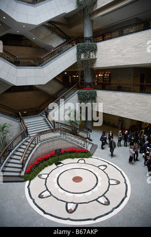 China Shanghai Shanghai Lobby Museumsbesucher Stockfoto