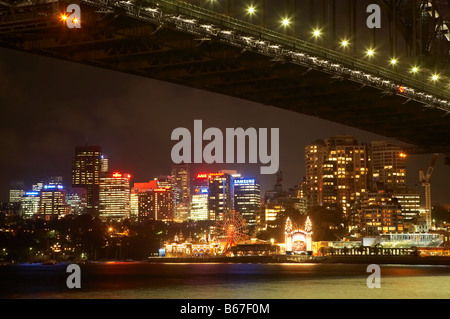 Sydney Harbour Bridge Luna Park und North Sydney bei Nacht Sydney New South Wales Australien Stockfoto