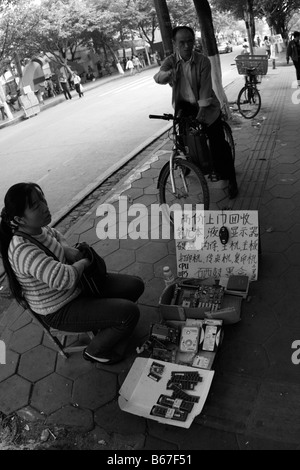 Der chinesischen Unterschicht Kampf für Arbeit täglich als globale Wirtschaftskrisen weitet sich zunehmender Arbeitslosigkeit, Stockfoto