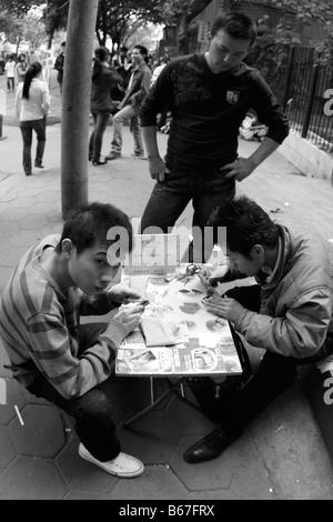 Der chinesischen Unterschicht Kampf für Arbeit täglich als globale Wirtschaftskrisen weitet sich zunehmender Arbeitslosigkeit, Stockfoto