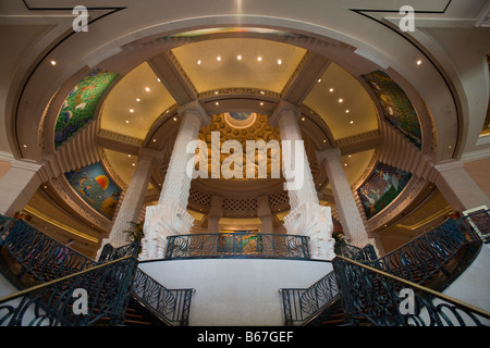 Bahamas Paradise Island Nassau innere Ansicht der Lobby im Atlantis Resort Stockfoto