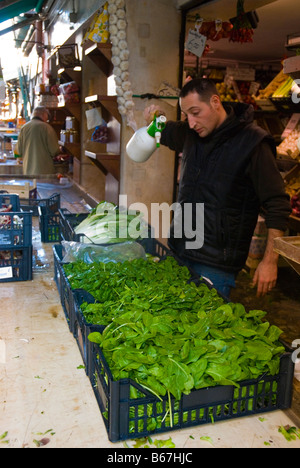 Anbieter am Markt von Rialto in Venedig Italien Europa Stockfoto