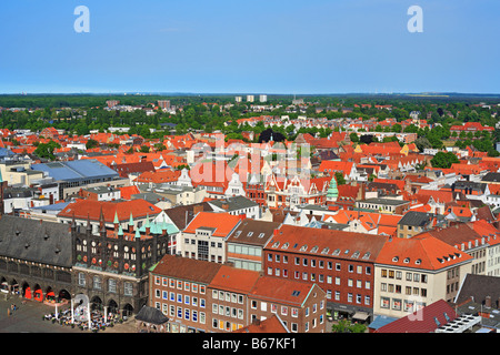 Architektur der Stadt, Blick vom Turm der Kirche St. Peter, Lübeck, Schleswig Holstein, Deutschland Stockfoto