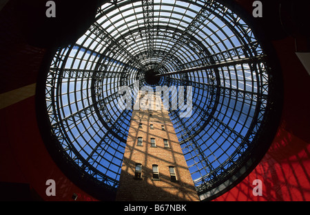 Glockenturm in der Shopping Mall, Central Melbourne, Melbourne, Victoria, Australien Stockfoto