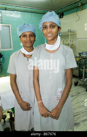 Theater Krankenschwestern im Operationssaal des New Civil Hospital, Surat. Gujarat. (44) Stockfoto