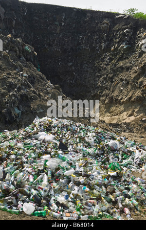 Müll und Abfälle stapelten sich im Recycling-Center, Nantucket, Massachusetts, USA Stockfoto