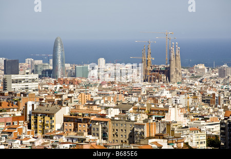 Sagrada Familia Tempel und Agbar Turm Stockfoto