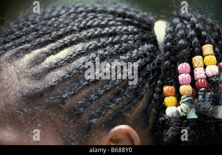 Norden von Madagaskar A jungen Madagassen bei ihr zu Hause in Maroantsetra ein Nord est Dorf Madagaskar Maroantsetra Afrika afrikanische Mädchen Stockfoto