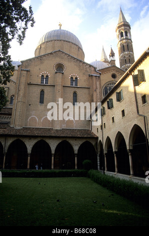 Kreuzgang in der Basilika von Saint Anthony Padova Veneto Italien Stockfoto