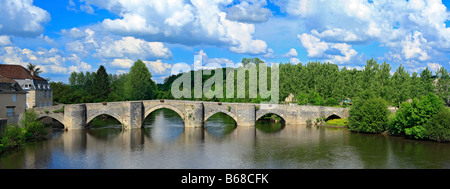 Brücke über die Gartempe, Saint Savin Sur Gartempe, Poitou, Frankreich Stockfoto