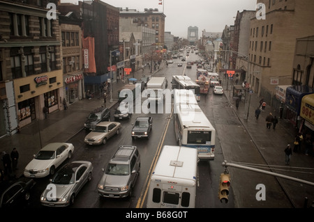 East 125th Street in Harlem ist gesehen Aast von der Park Avenue Stockfoto