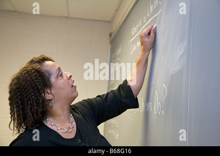 Detroit Michigan Gayle Hamilton lehrt eine ArbeiterInnenklasse Studien für Erwachsene Gewerkschaftsmitglieder an der Wayne State University Stockfoto