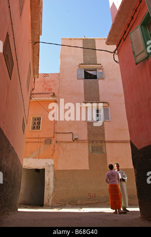 Marokkanische paar Chat in der Straße Taroudant, Marokko. Stockfoto