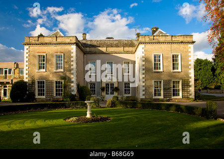 Die Old Hall jetzt ein Pflegeheim und das Restaurant am Thornton-le-Dale North Yorkshire Stockfoto