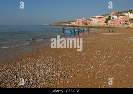 Taghazout ist ein kleines romantisches Fischerdorf, etwa 20 Kilometer nördlich von Agadir. Stockfoto