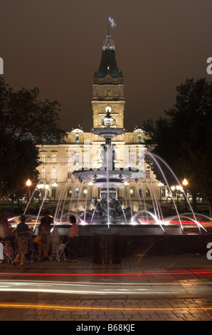 Das Parlament Gebäude der Quebec Stadt bei Nacht Stockfoto