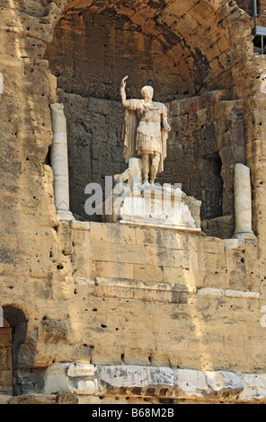 Statue von Caesar im römischen Theater, UNESCO-Weltkulturerbe, Orange, Vaucluse, Provence, Frankreich Stockfoto