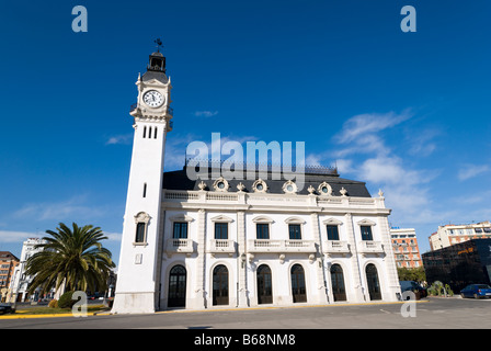 Alten Hafen Uhrturm Gebäude in Valencia, Spanien Stockfoto