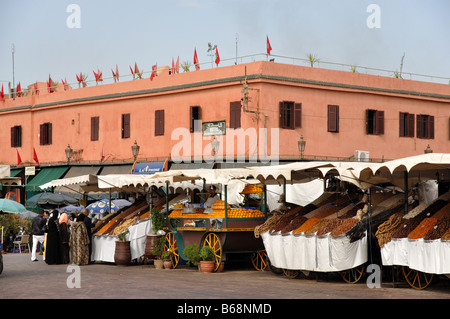 Marktstand am Djemaa el Fna Platz in Marrakesch, Marokko Stockfoto