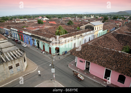 Arial Ansicht vom Glockenturm im kolonialen Iglesia De La Merced Granada ein UNESCO-Weltkulturerbe in Nicaragua und Zentralamerika Stockfoto