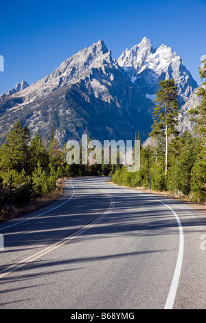 Teton Berge und Teton Park Road, Grand Teton National Park; Wyoming; USA Stockfoto