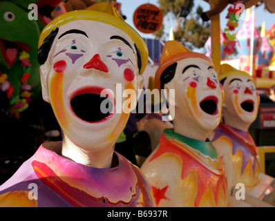 Eine Reihe von Fairground Clowns Stockfoto