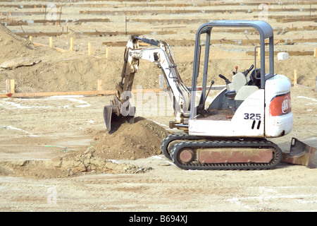 Minibagger Bobcat 325 auf Baustelle in Aruba Stockfoto