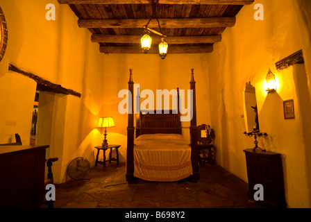 Spanisch Gouverneurspalastes Schlafzimmer Four Poster bed innen San Antonio, Texas TX Stockfoto