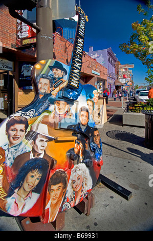 Hommage an legendäre Land Musiker an Legenden Ecke am lower Broadway in Nashville Tennessee Stockfoto