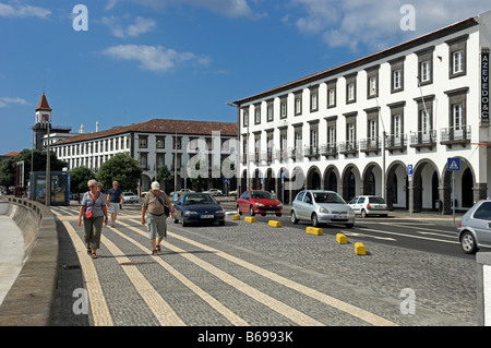 Fuß entlang der Strandpromenade in Ponta Delgada Sao Miguel Island Azoren Stockfoto