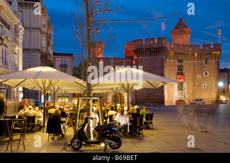 Straßencafés in den Süden von Frankreich City Center Perpignan, Europa Stockfoto