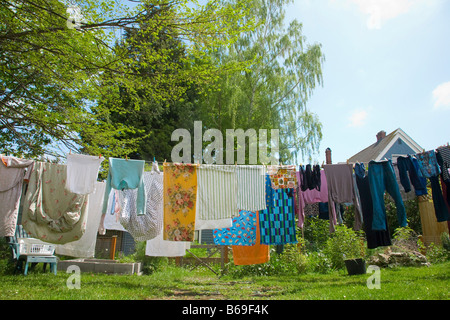 Wäscheständer auf einer Wäscheleine Stockfoto